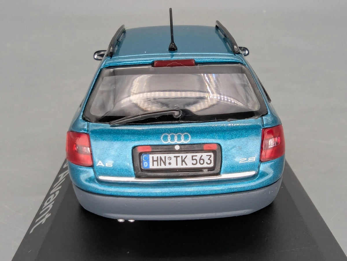 Modellautos 1:43 Minichamps Audi A6 Avant Türkis Metallic mit Dealer OVP