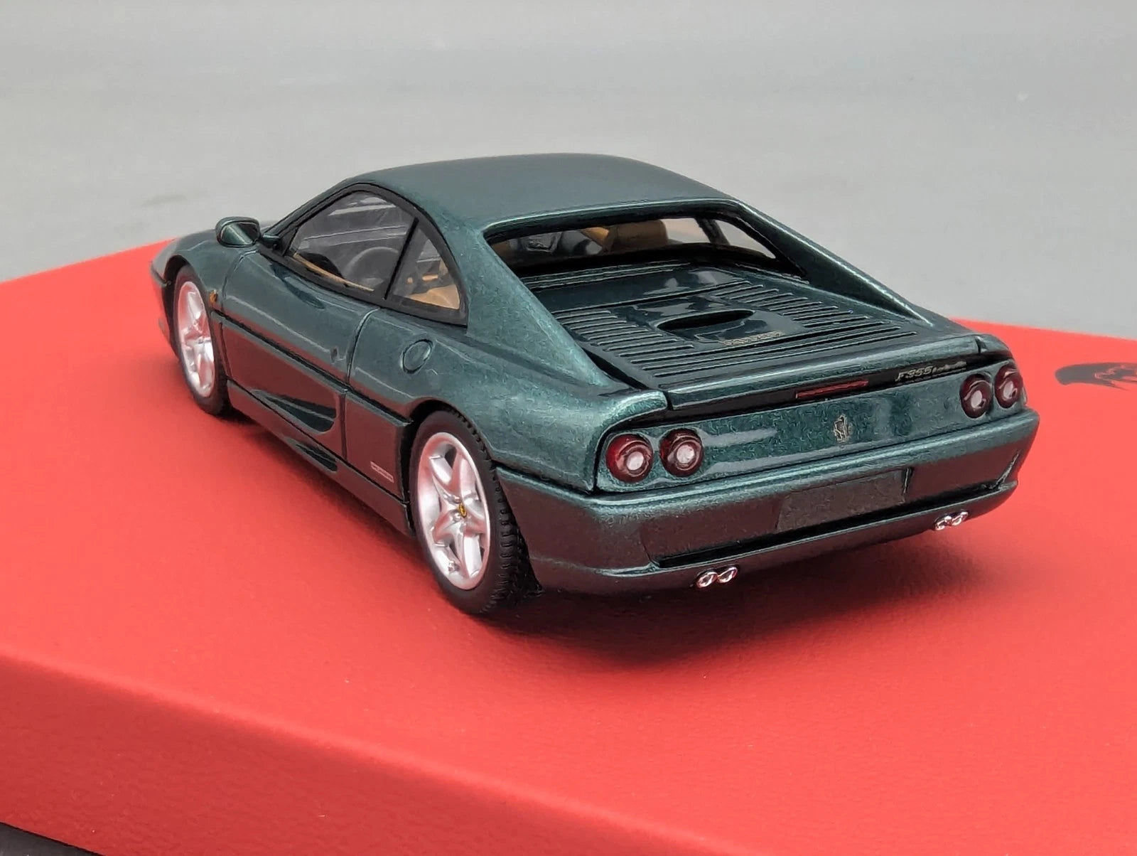 Modellautos 1:43 BBR Ferrari 355 GTB Berlinetta Auction UAE 2019 1/3 in OVP