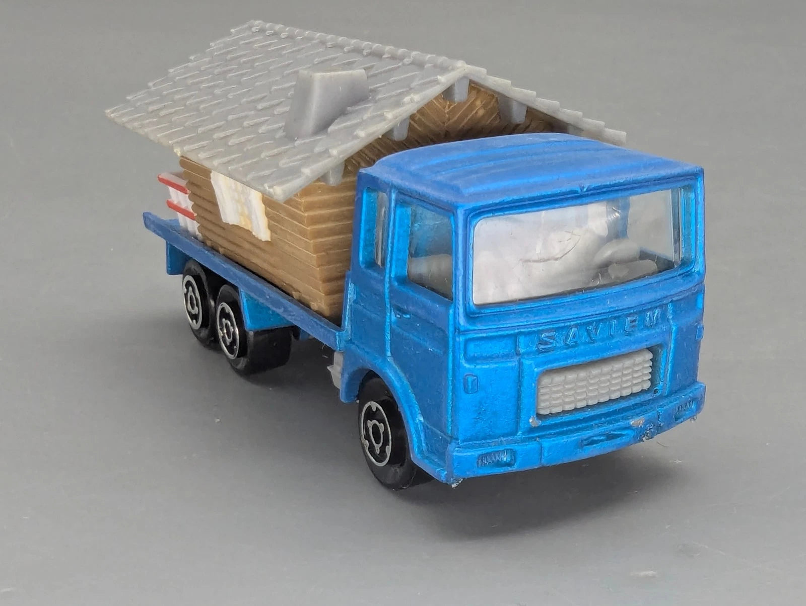 Modellautos 1:100 Majorette 236 Saviem Chalet Original Majorette Vitrine