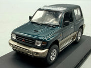 Modellautos 1:43 Minichamps Mitsubishi Pajero mit OVP