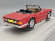 Modellautos 1:18 Britains Ertl Triumph TR6  Rot mit OVP