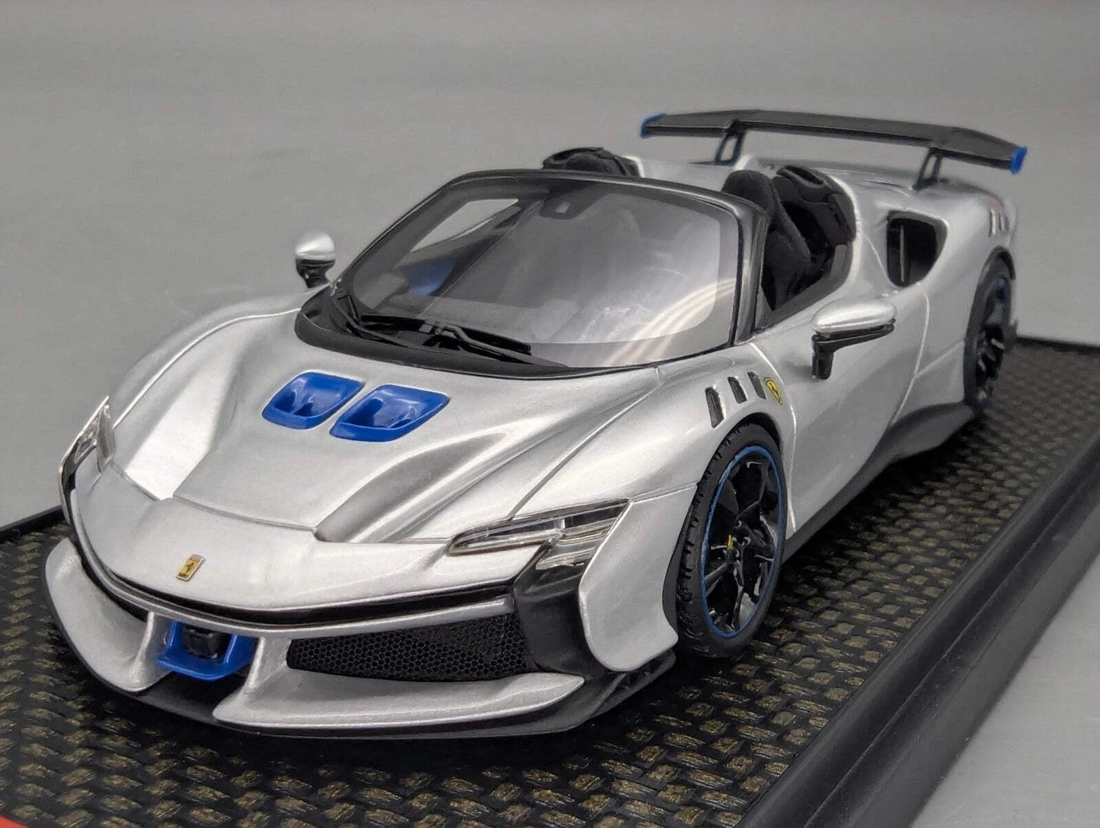 Modellautos 1:43 BBR Concept43 Ferrari SF90 XX Spider Ltd 05/30 Argento NB OVP