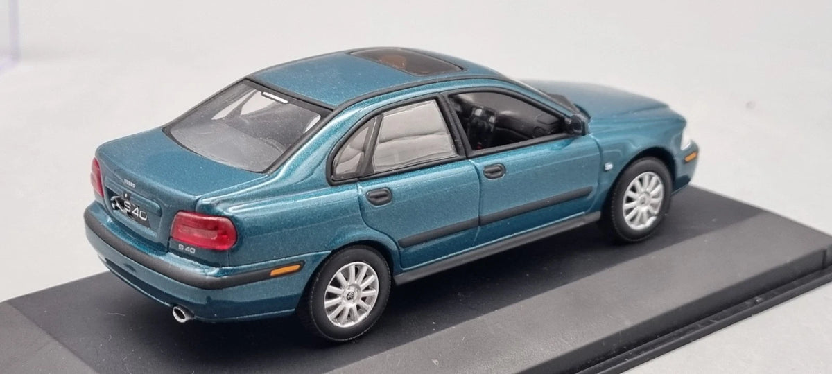 Modellautos 1:43 Minichamps Volvo S40 Lagunengrün