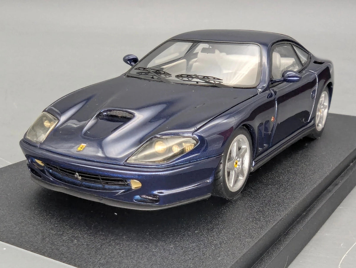 Modellautos 1:43 BBR Ferrari 550 Maranello 1996 Blau Met. mit Vitrine + OVP