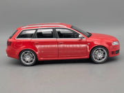 Modellautos 1:18 Minichamps Audi RS 4 Avant 2006 Rot mit OVP