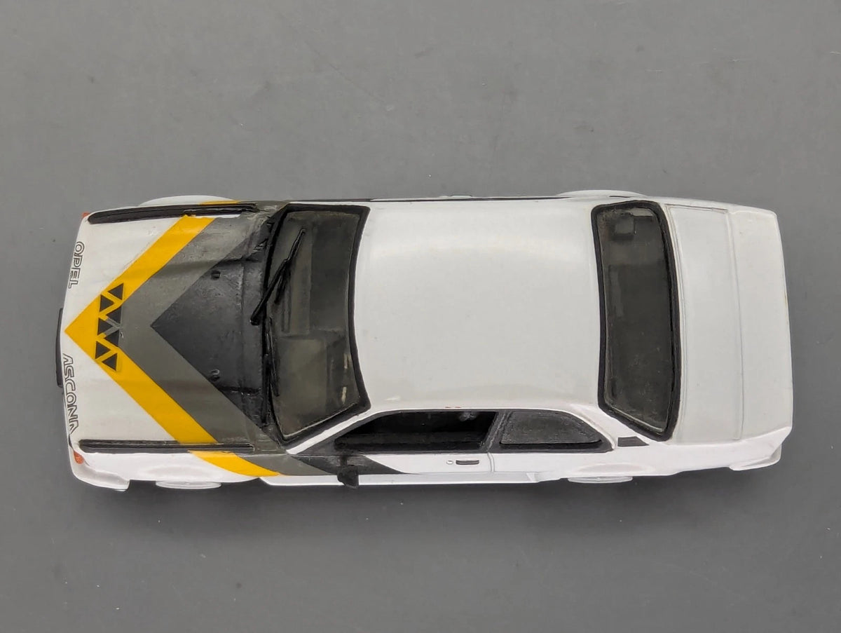 Modellautos 1:43 Vitesse Opel Ascona 400 mit Vitrine