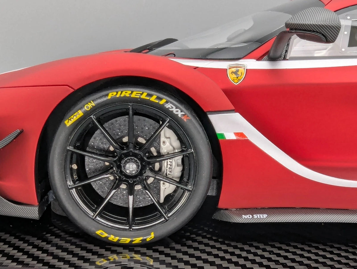 Modellautos 1:12 BBR Ferrari FXX-K EVO Soft Red Unikat Ltd 01/01 mit Vitrine OVP
