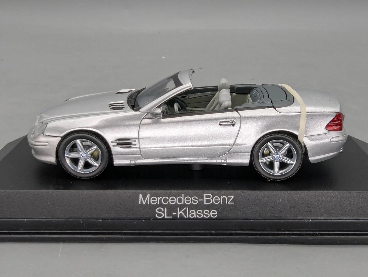 Modellautos 1:43 Norev Mercedes Benz SL Klasse SL 500 Silber mit Dealer OVP