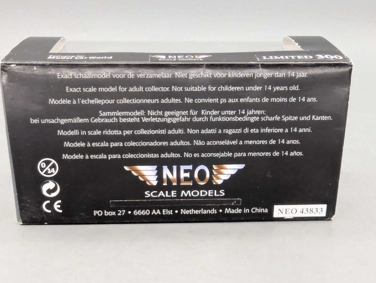 Modellautos 1:43 Neo Scale Models Volvo 780 Bertone Ltd 1/300 Vitrine