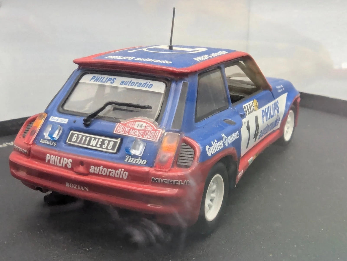 Modellautos 1:43 Universal Hobbies Renault 5 Turbo RMC 1983 #14 Saby Vitrine