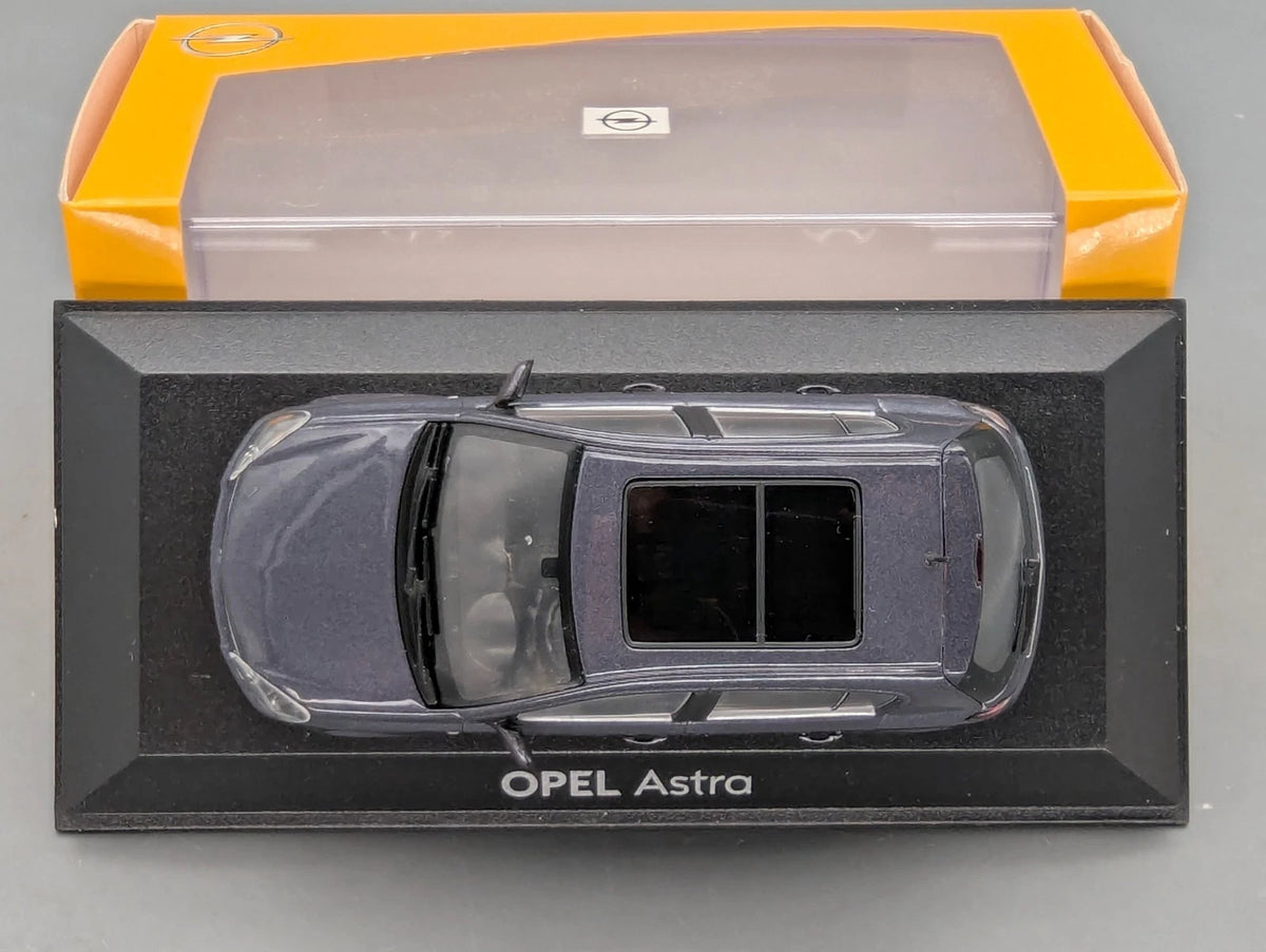 Modellautos 1:43 Minichamps Opel Astra Blau Grau Metallic mit Dealer OVP