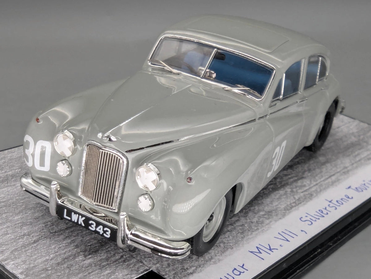 Modellautos 1:43 IXO Jaguar MK VII WINNER Silverstone 1952 #30 St. Moss OVP