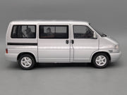Modellautos 1:18 Schuco Volkswagen VW T4b Caravelle Silber mit OVP