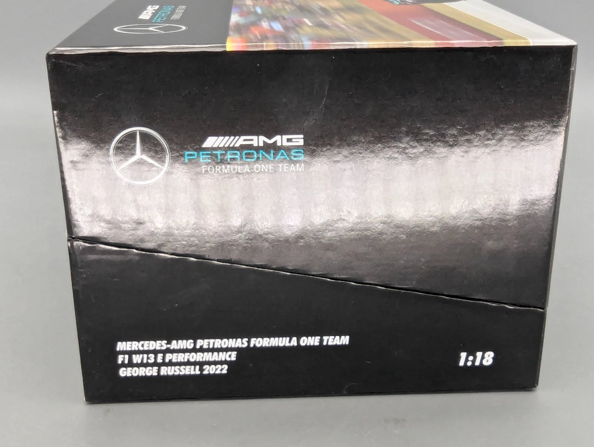 Modellautos 1:18 Minichamps Mercedes AMG F1 W13 E Performance #63 G. Russell OVP