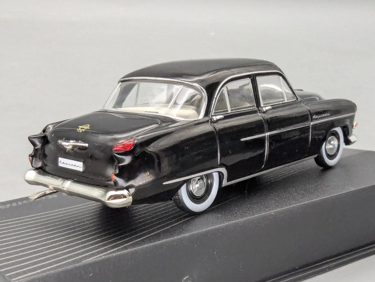 Modellautos 1:43 Ixo für Eaglemoss Opel Collection Kapitän '54 mit Vitrine