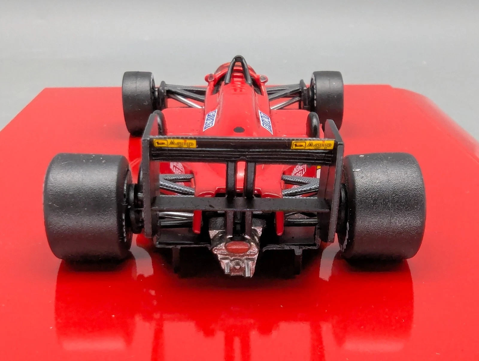 Modellautos 1:43 Ixo Ferrari F1 SF12/87 1987 #28 G Berger Blech-Sammler OVP