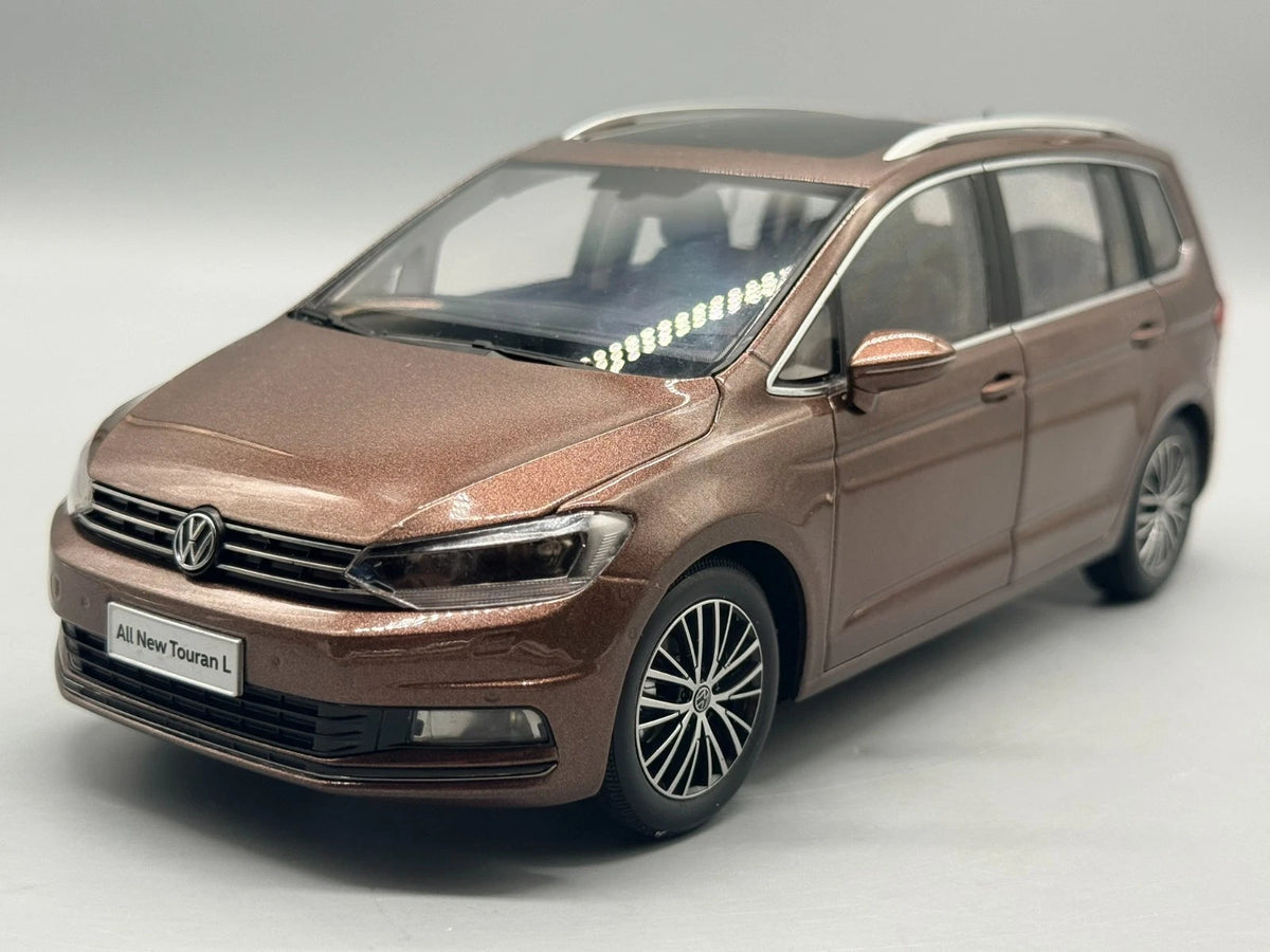 Modellautos 1:18 Paudi Model All New Touran L mit OVP