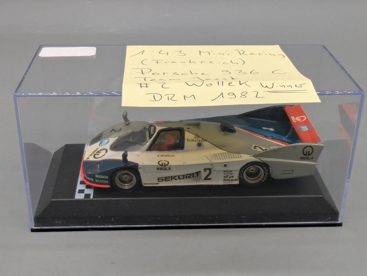 Modellautos 1:43 Mini Racing Porsche 936 C Team Joest WINNER DRM 1982 #2 Vitrine