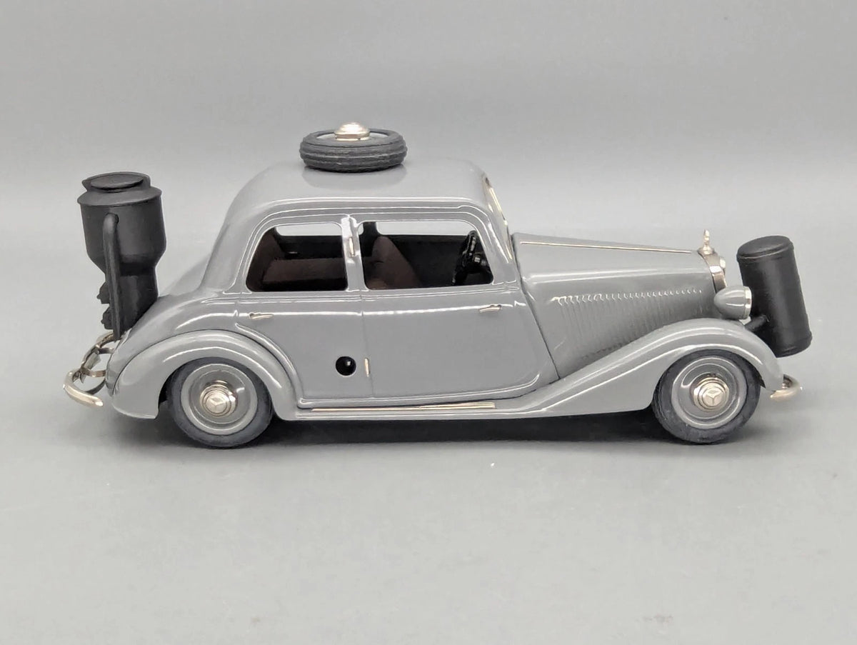 Modellautos 1:18 Schuco Mercedes Benz 170V Limousine mit Holzvergaser OVP