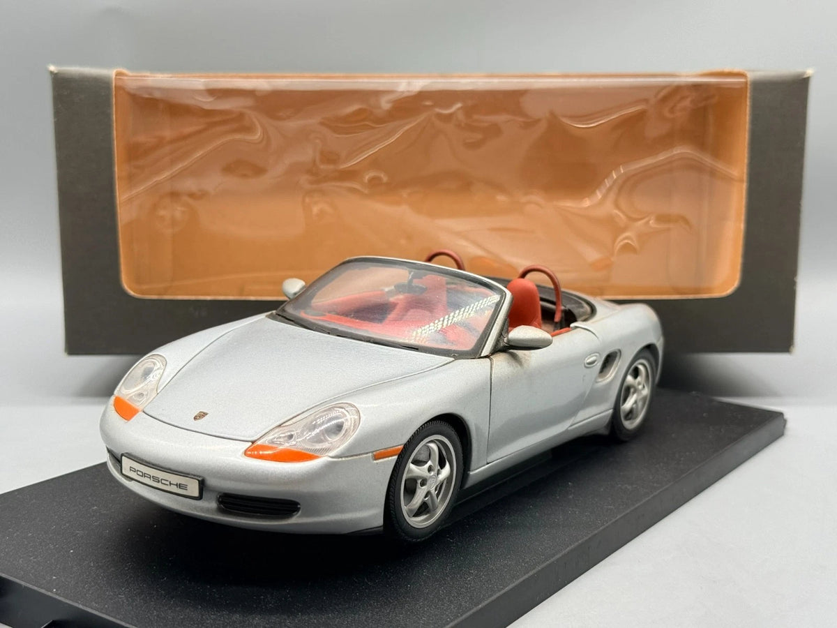 Modellautos 1:18 UT Models Porsche Boxster mit OVP