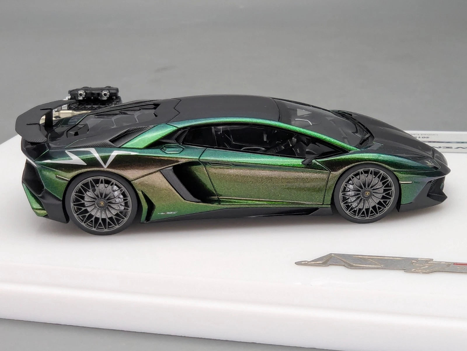 Eidolon Make Up 1:43 Lamborghini Aventador LP750-4 SV 2015 Engine Set 06/30 OVP