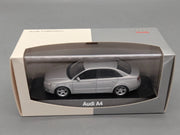 Modellautos 1:43 Minichamps Audi A4  3.2 Quattro 6-Gang Eissilber mit Dealer OVP