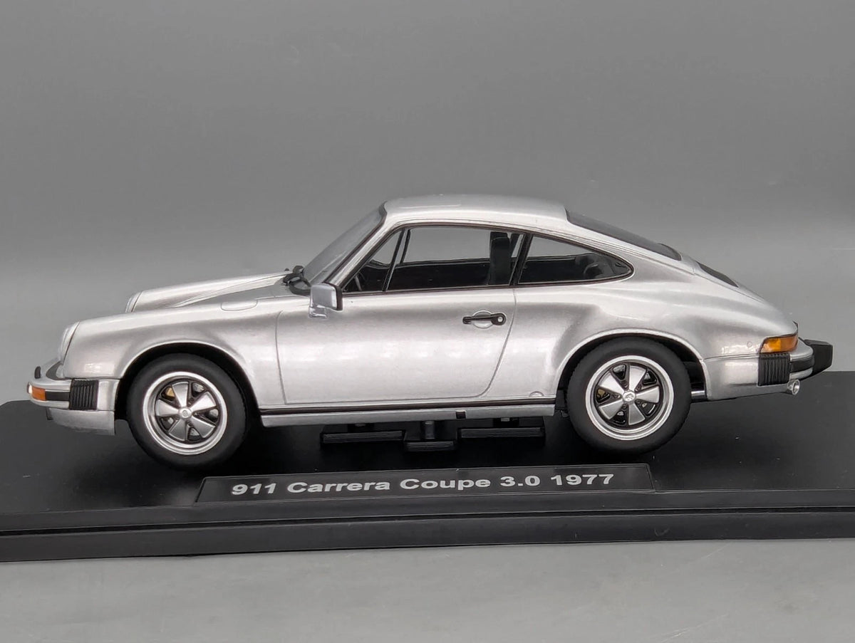 Modellautos 1:18 KK-Scale Porsche 911 Carrera Coupe 3.0 1977 Silber mit OVP