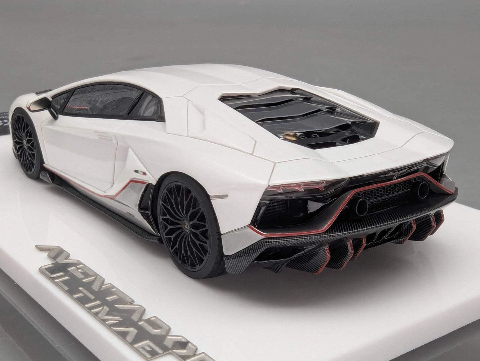 Eidolon Make Up 1:43 Lamborghini Aventador LP780-4 Ultimae 2021 Weiß 021/100 OVP