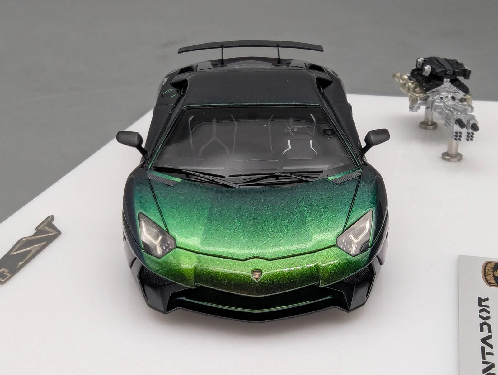 Eidolon Make Up 1:43 Lamborghini Aventador LP750-4 SV 2015 Engine Set 06/30 OVP