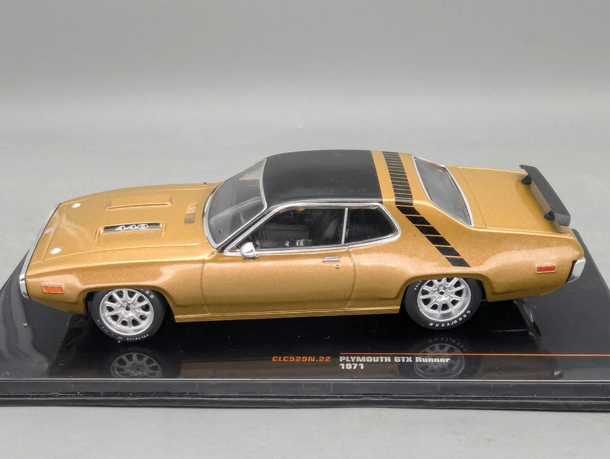 Modellautos 1:43 Ixo Plymouth GTX Runner 1971 mit Vitrine