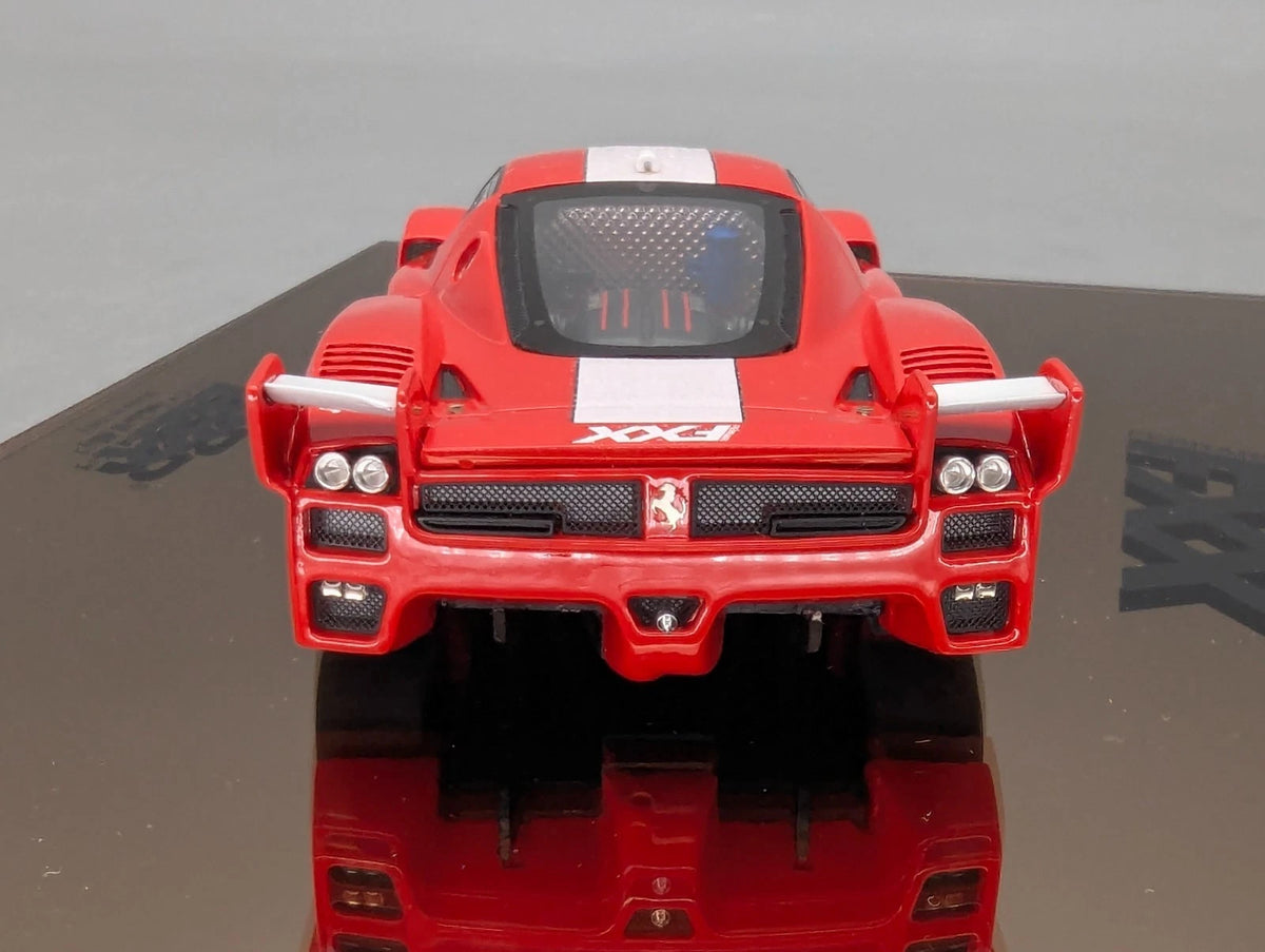 Modellautos 1:43 BBR Ferrari FXX 2006 Rot 005/150 Spiegelplatte Vitrine OVP