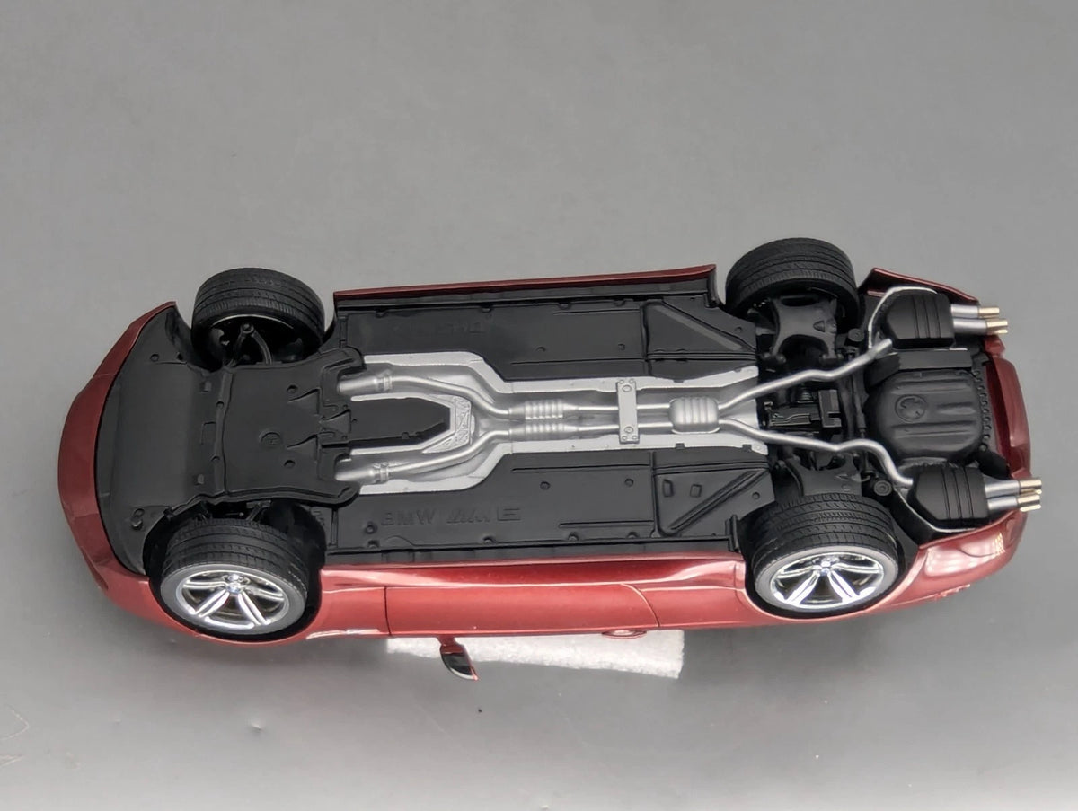 Modellautos 1:18 Kyosho BMW M6 mit Dealer OVP