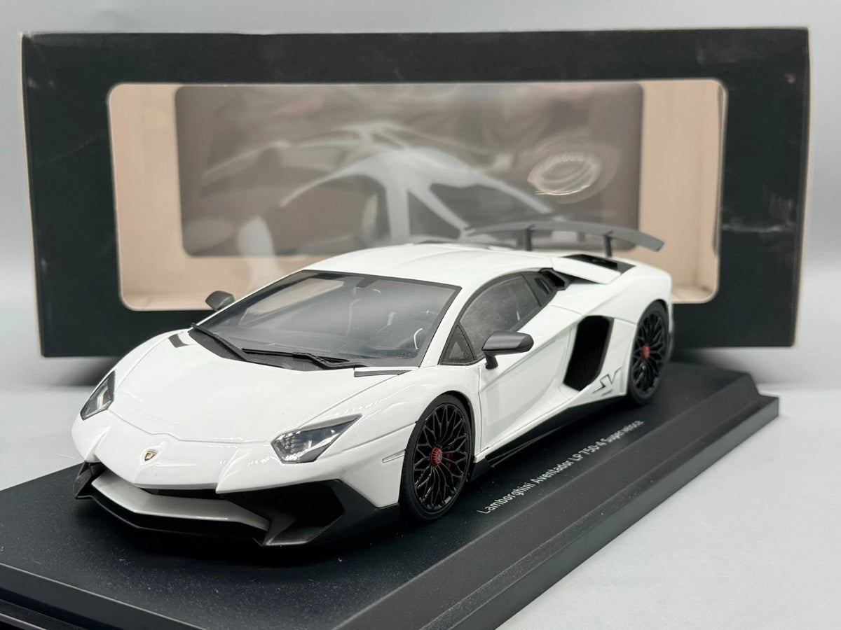 Modellautos 1:18 Kyosho Lamborghini Aventador LP 750-4 Superveloce mit OVP