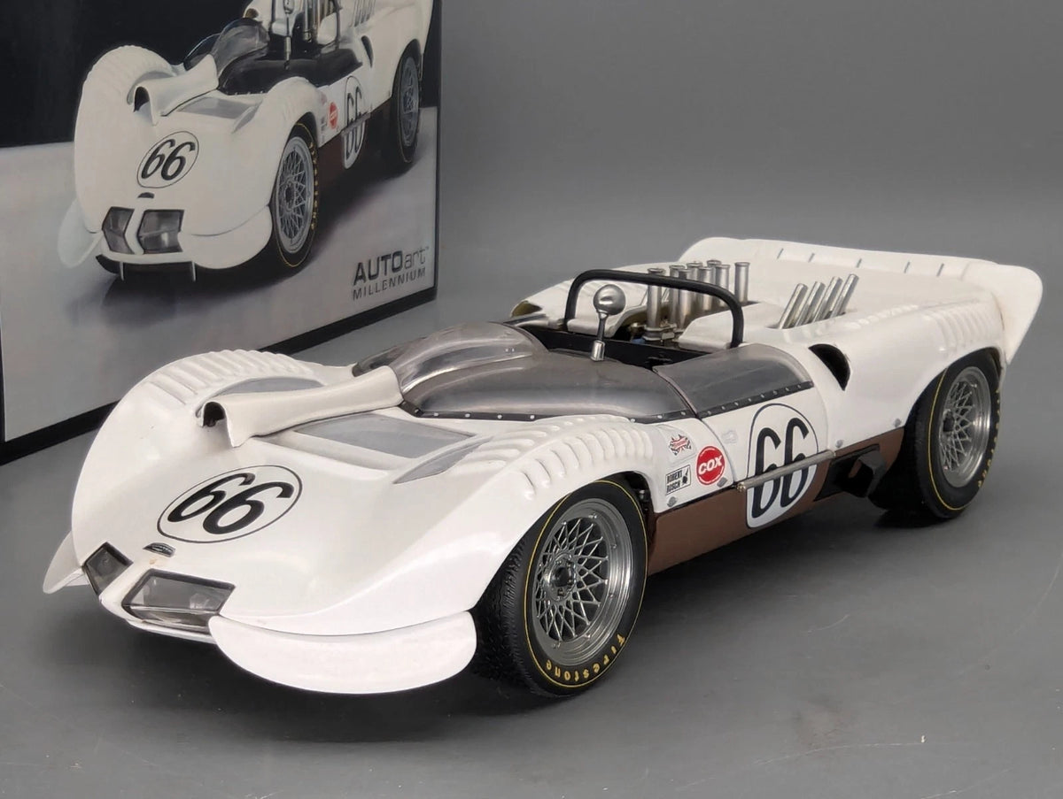 Modellautos 1:18 AUTOart Millenium 86496 Chaparral 2 Sport Race 1965 #66 mit OVP