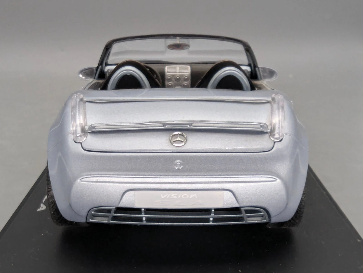 Modellautos 1:18 Gate Mercedes-Benz Vision SLA Hellblau Metallic mit Dealer OVP