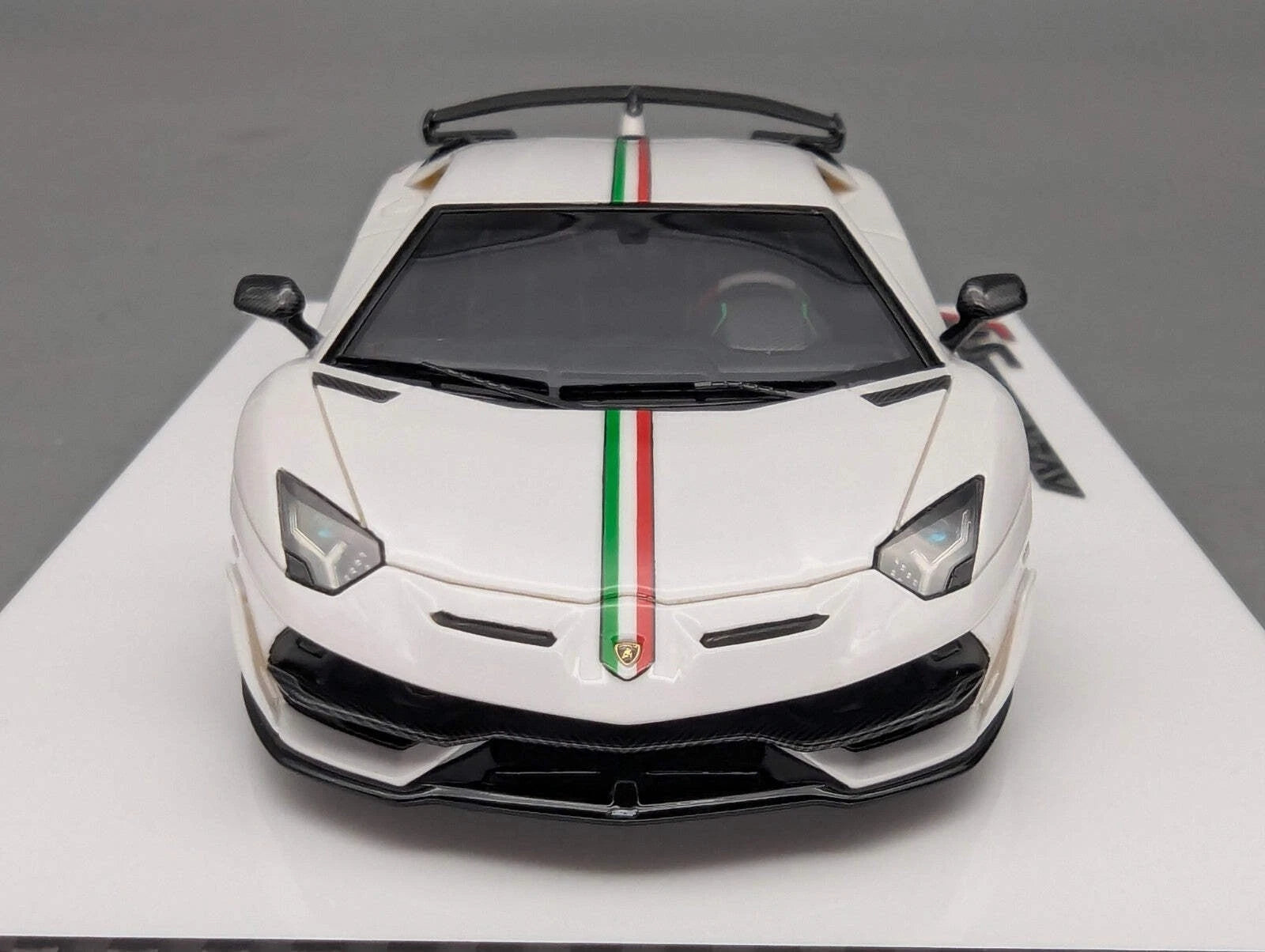 Eidolon Make Up 1:43 Lamborghini Aventador SVJ 2018 Limited 105/120 Weiß OVP