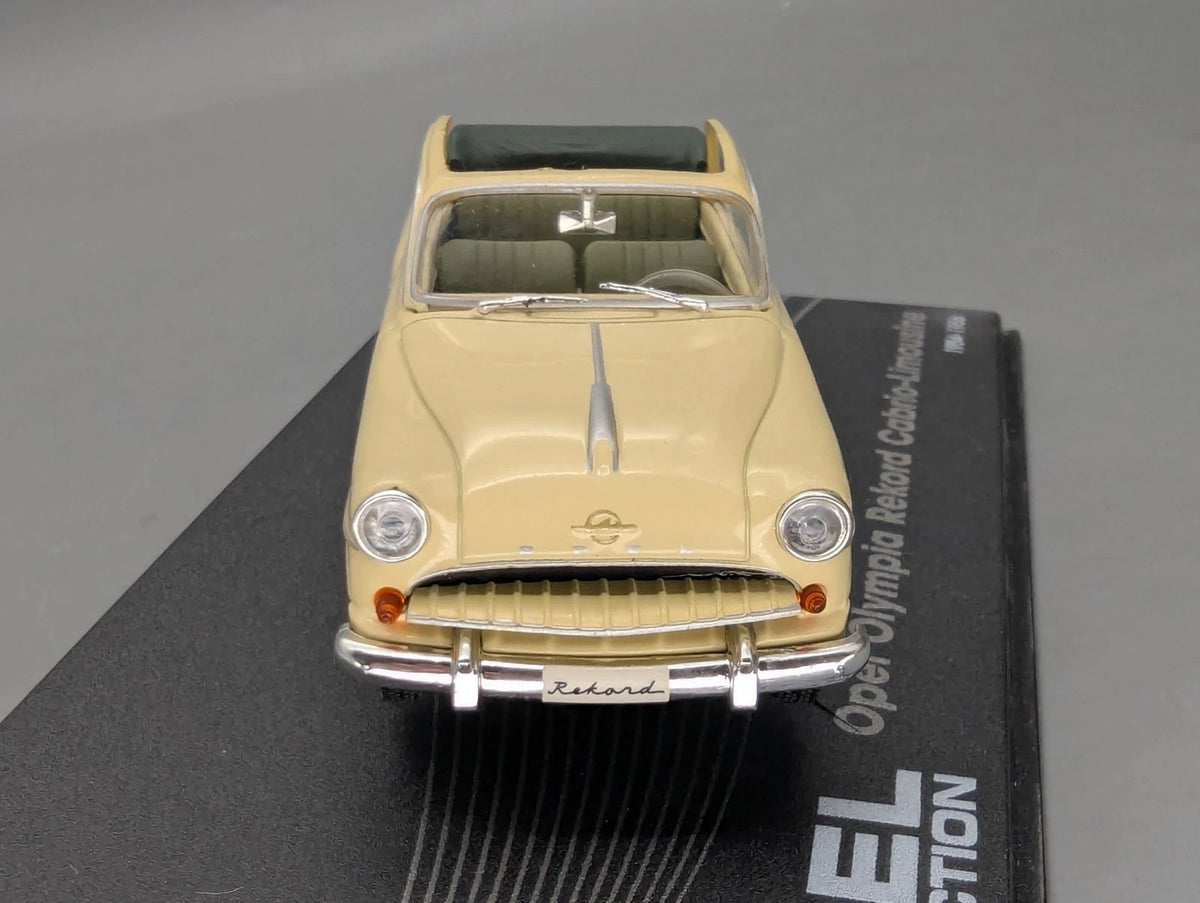 Modellautos 1:43 Ixo für Eaglemoss Opel Collection Olympia Rekord Cabrio Vitrine