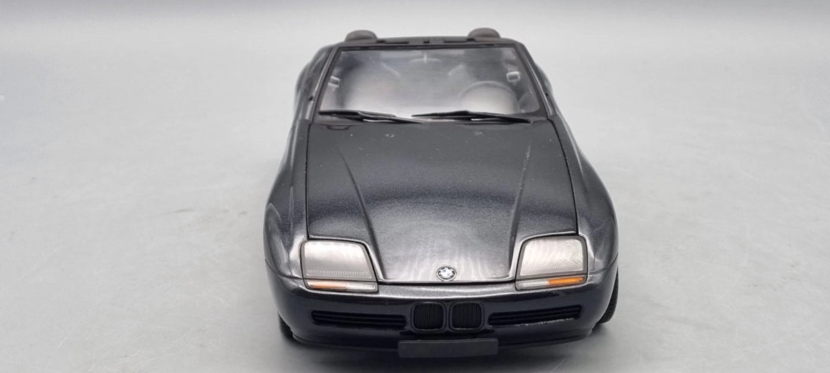 Modellautos 1:18 Minichamps 180 020100 BMW Z1 1988 black metallic OVP