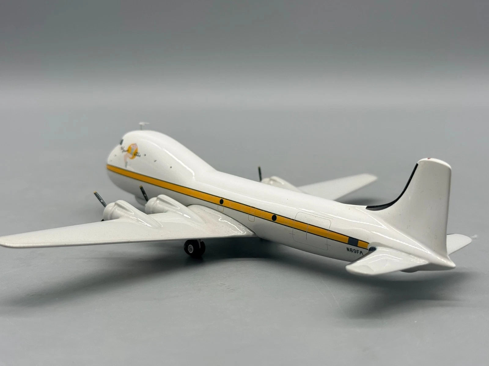 Modellflugzeug 1:200 Phoenix Models Aviation Traders ATL-98 Carvair mit OVP