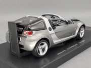 Modellautos 1:18 Kyosho Smart Roadster Coupe Glance Grey mit Dealer OVP