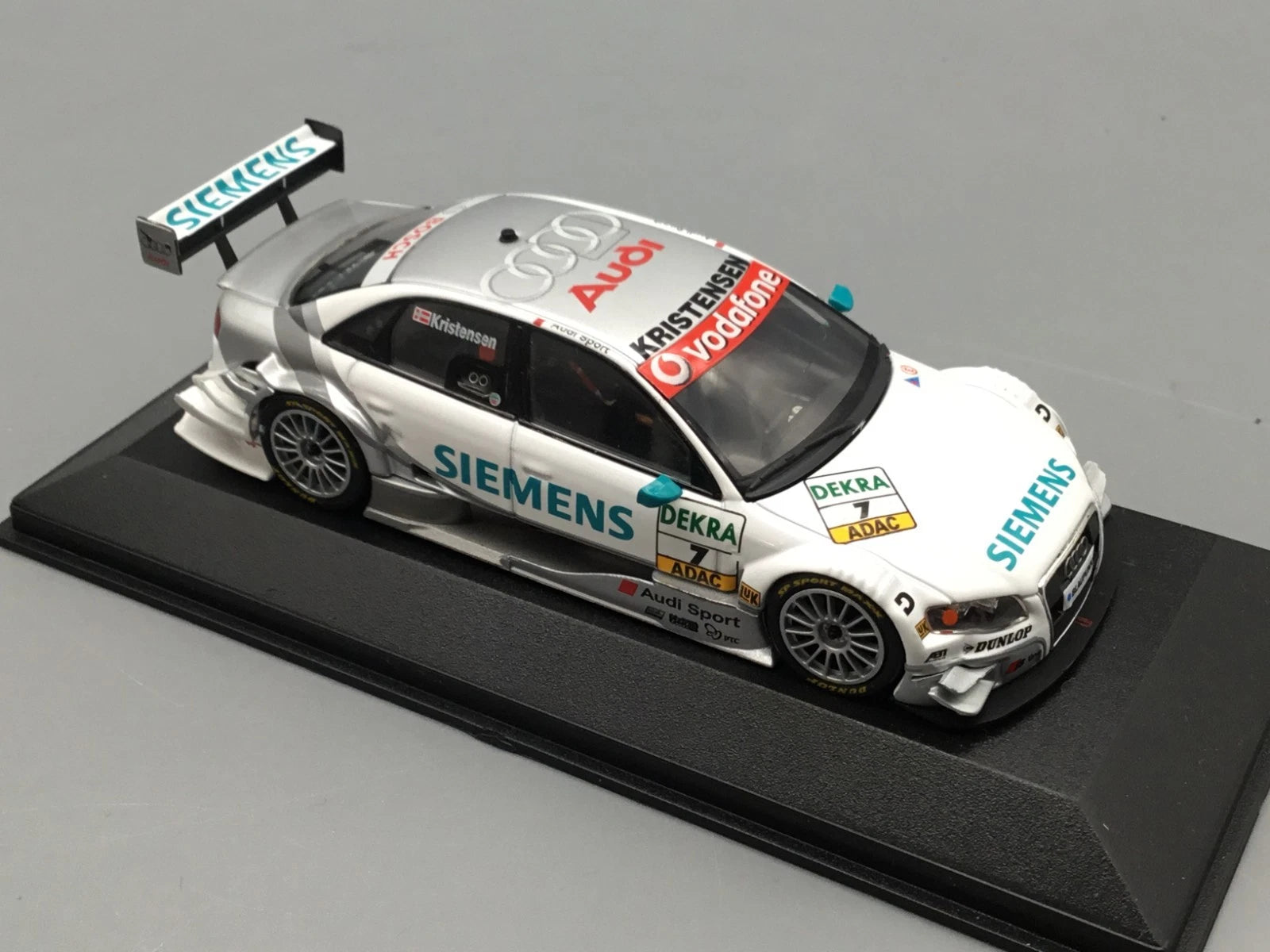 Modellautos 1:43 Minichamps Audi A4 DTM 2007 Kristensen #7 in OVP
