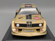 Modellautos 1:18 Minichamps BMW 320i Warsteiner DRM 1977 #4 J. Obermoser Vitrine