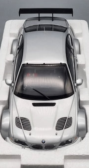 Modellautos 1:18 Minichamps 100 012100 BMW M3 GTR Street 2001 silver OVP