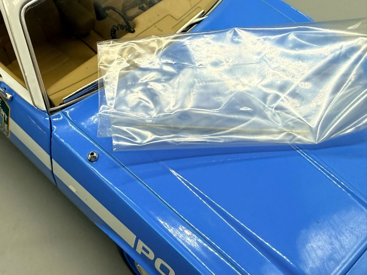 Modellautos 1:18 Greenlight Dodge Monaco NYPD 1978 OVP