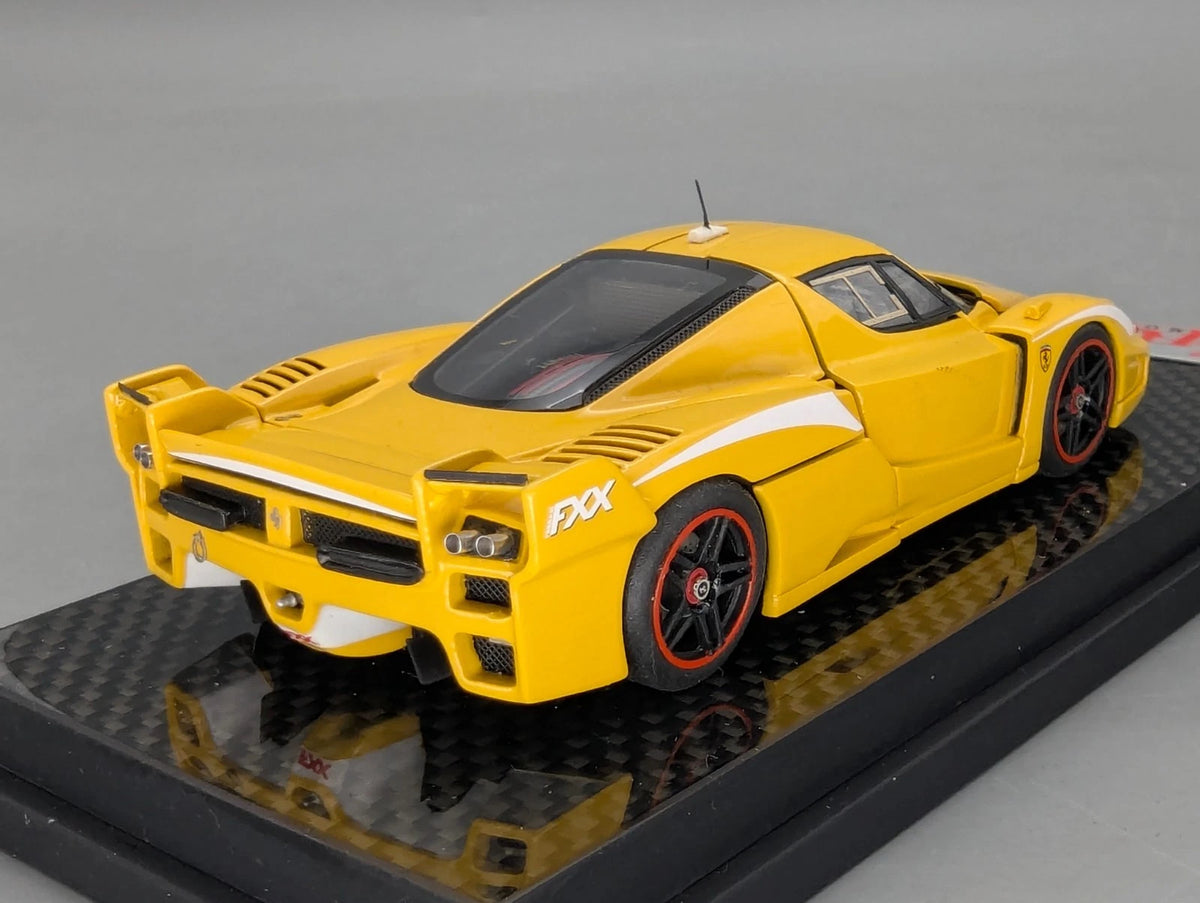 Modellautos 1:43 MR Ferrari FXX mit Open Door Funktion 65/100 OVP