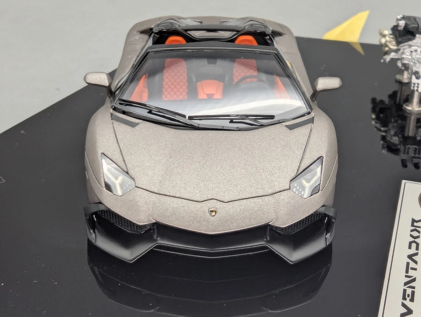 Eidolon Make Up 1:43 Lamborghini Aventador LP720-4 Roadster 2013 Engine Set OVP