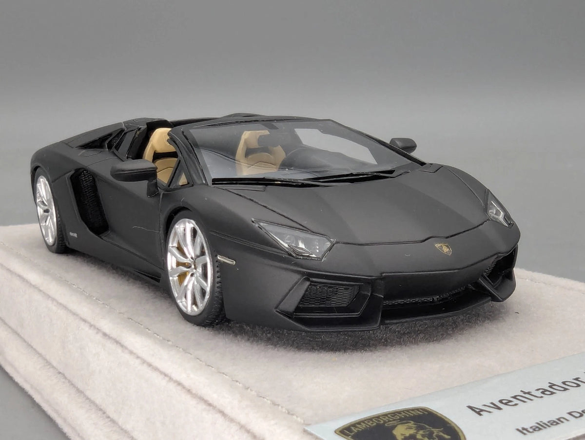 Modellautos 1:43 Looksmart Lamborghini Aventador Roadster LP 700-4  Black OVP
