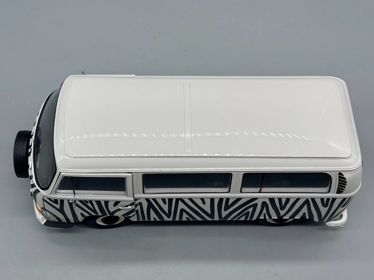 Modellautos 1:18 Schuco Volkswagen T2a Bus Safari mit OVP