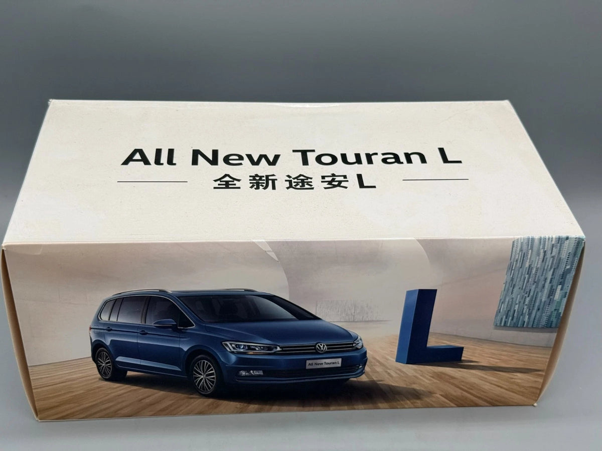 Modellautos 1:18 Paudi Model All New Touran L mit OVP