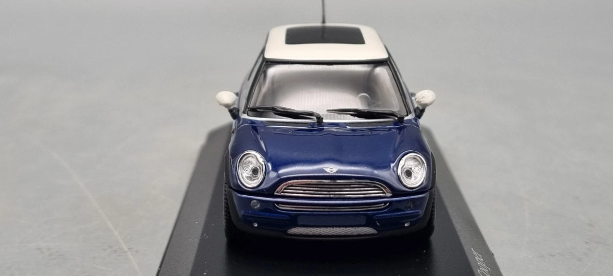 Modellautos 1:43 Minichamps Mini Cooper Indi Blue Ltd 1/2304 Vitrine